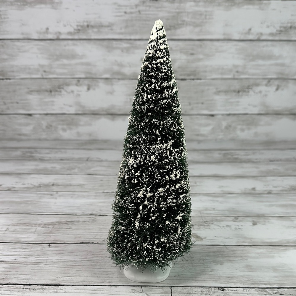 LEMAX Christmas village 11” tall tree